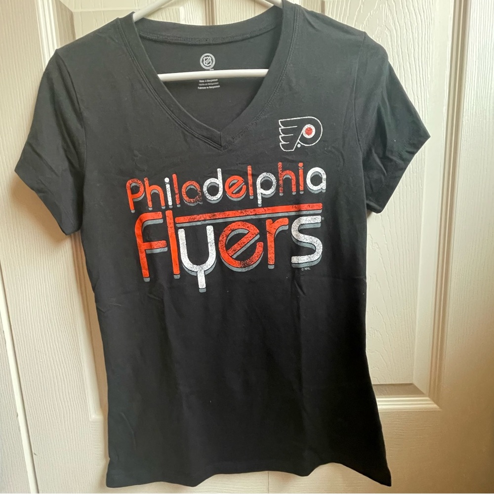 Black Philadelphia Flyers v-neck T-shirt